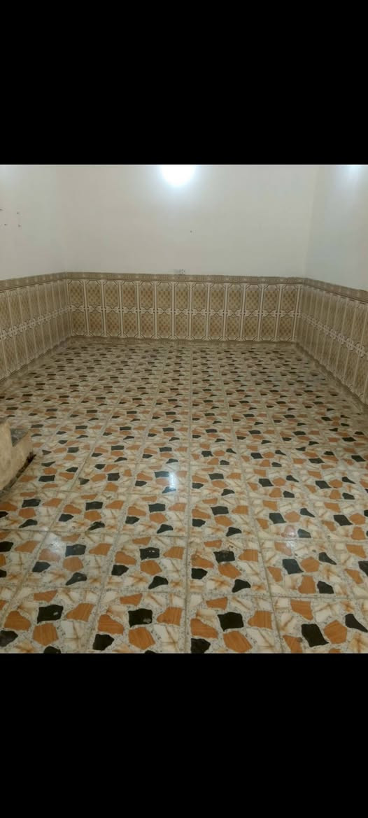 للايجار ٢٥٠ قفل العنوان حي ذويب الثاني غرفتين هول واستقبال مطبخ وصحيات الخاص مغلق للاستفسار الاتصال ع الرقم ***********
