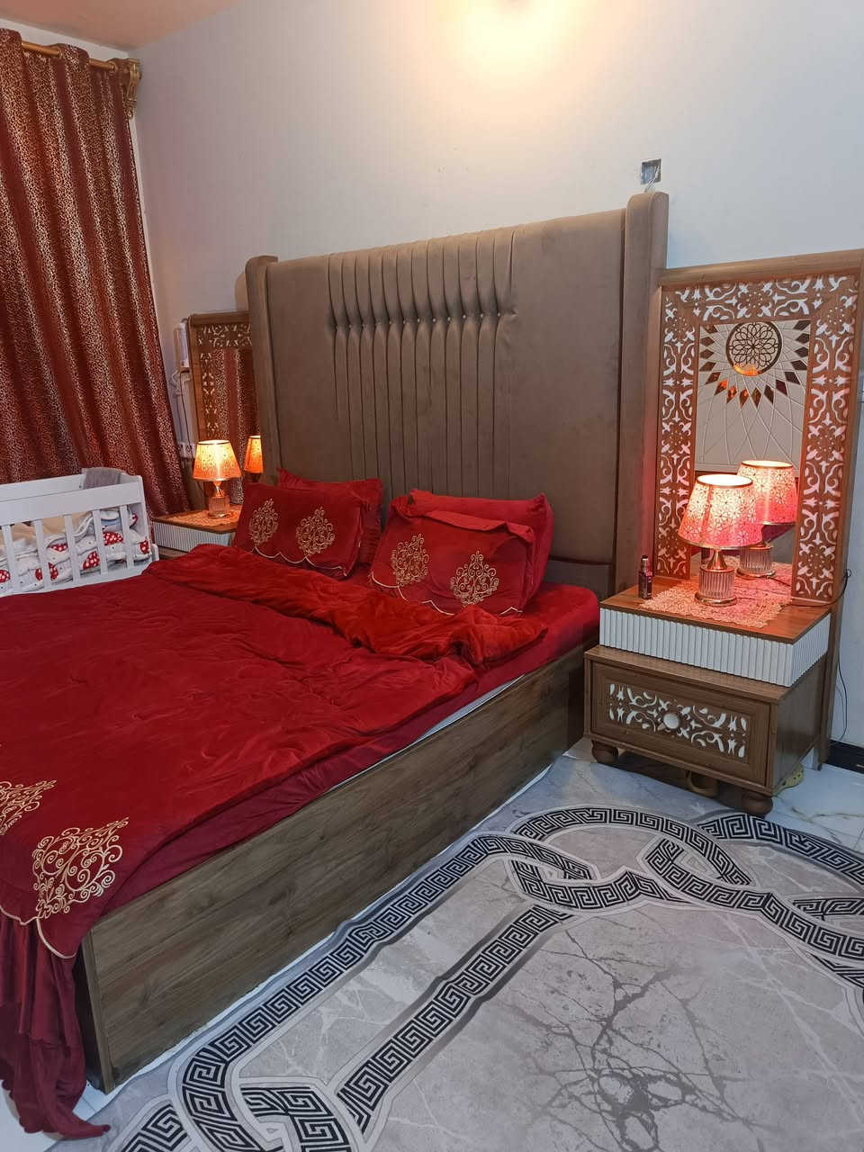 سلام عليكم غرفت نوب للبيع 8 قطع غرفة جديدة مكانهة الكفائات سعر 700 وبيهة مجال رقم ***********
