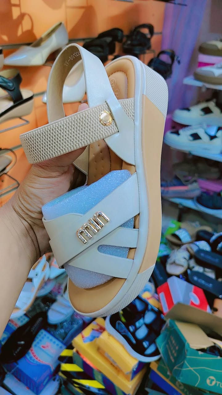 عرض خاص 😍
صندل طبي درجه اولى 😍
السعر بلاش 😍
العنوان شارع ام عياش 😍
مقابل مركز السلوان 😍
محل مصطفى علوان 😍
واتساب ***********
