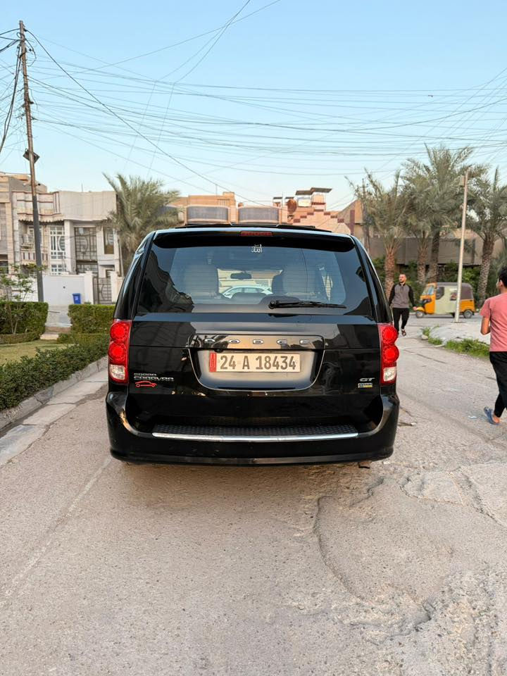 سلام عليكم 
رقم دهوك  
فول مواصفات 
موديل 2018 Gt
بيه خط علاوي اربيل 
بيه جاملغات خلفيه صبغ فقط سياره جديده كولش 
موبايل ***********
فئة السياره Gt
بسعر مناسب 
بوب الخلفيه كهربائيه 
جنطه كهربائيه 
تبريد 3 قطع 
شاشه أندرويد وكاميرا رجوع
حساسات خلفيه 
تحكم ستيرن جهتين 
كشنات جلد 7راكب 
كشنات منفصله 
كشنات كهربائيه 
شاشات خلفيه 
تشغيل عن بعد 
تخم تاير جديد 
فئه المحرك 3600  6سلندر 
فرس
ويل gt
جام كهربائي امامي خلفي 
بردات خلفيه 
وفتح وغلق الأبواب 
السبير ويل مع العده مالته
تدفئة كشن 
تدفئة ستيرن
السياره نظيفة 
📍مكان السياره بغداد
