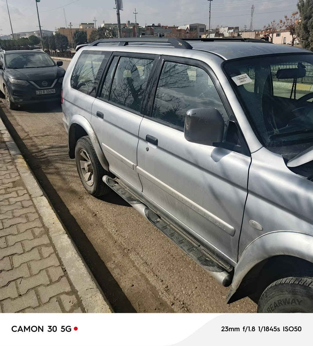 للبیع کلشی جدید باسمی قطعةصغیرسبوغ بدون ضرب سعر96مودیل2006رقم موبایل***********
