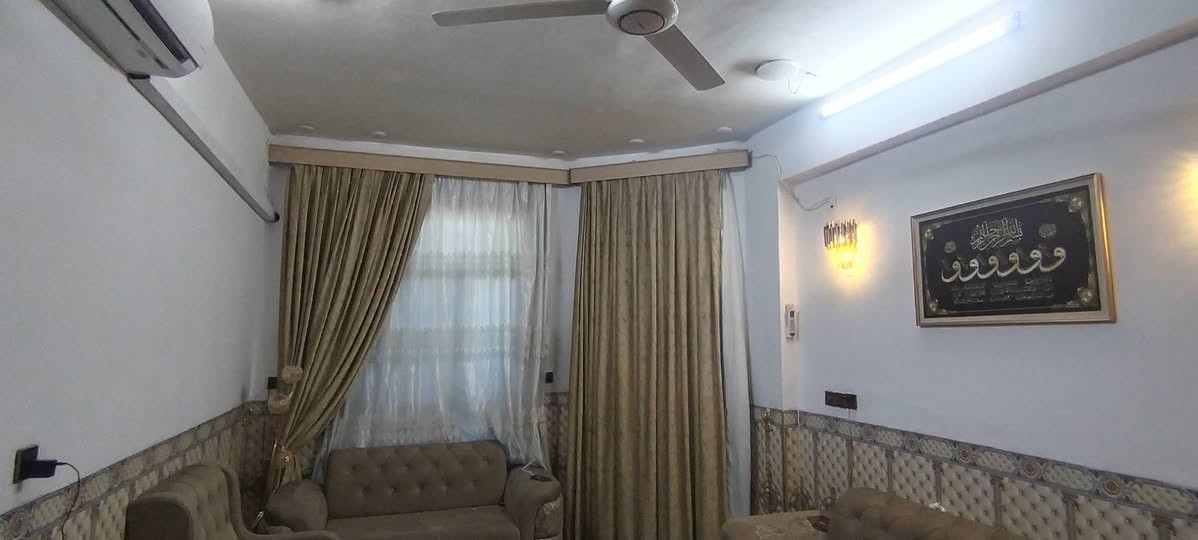 السلام عليكم
١٠٠ متر طابقين زراعي قرار ٢٥بناء درجة أولى للبيع
🟥 خدمات المنطقه كامله عدا التبليط 
تفاصيل البيت مدخلين يحتوي على ٣ غرف نوم كبيره
وواحده من الغرف سويت
الطابق الأرضي يحتوي على
استقبال وهول داخلي وحمامات عدد٢
مطبخ حار +مطبخ بارد غرفة نوم كبيره
والطابق الاول يحتوي على غرفتين كبار واحده منهن سويت وهول داخلي بين الغرفتين مساحته واسعه
موقعه 🚩
بغداد الدوره ابودشير مجاور الحي الصناعي يبعد عن الشارع العام ٧٠ متر تقريباً
خامس بيت عن الركن و التبليط
للأستفسار اكثر
*********** واتساب
*********** واتساب
