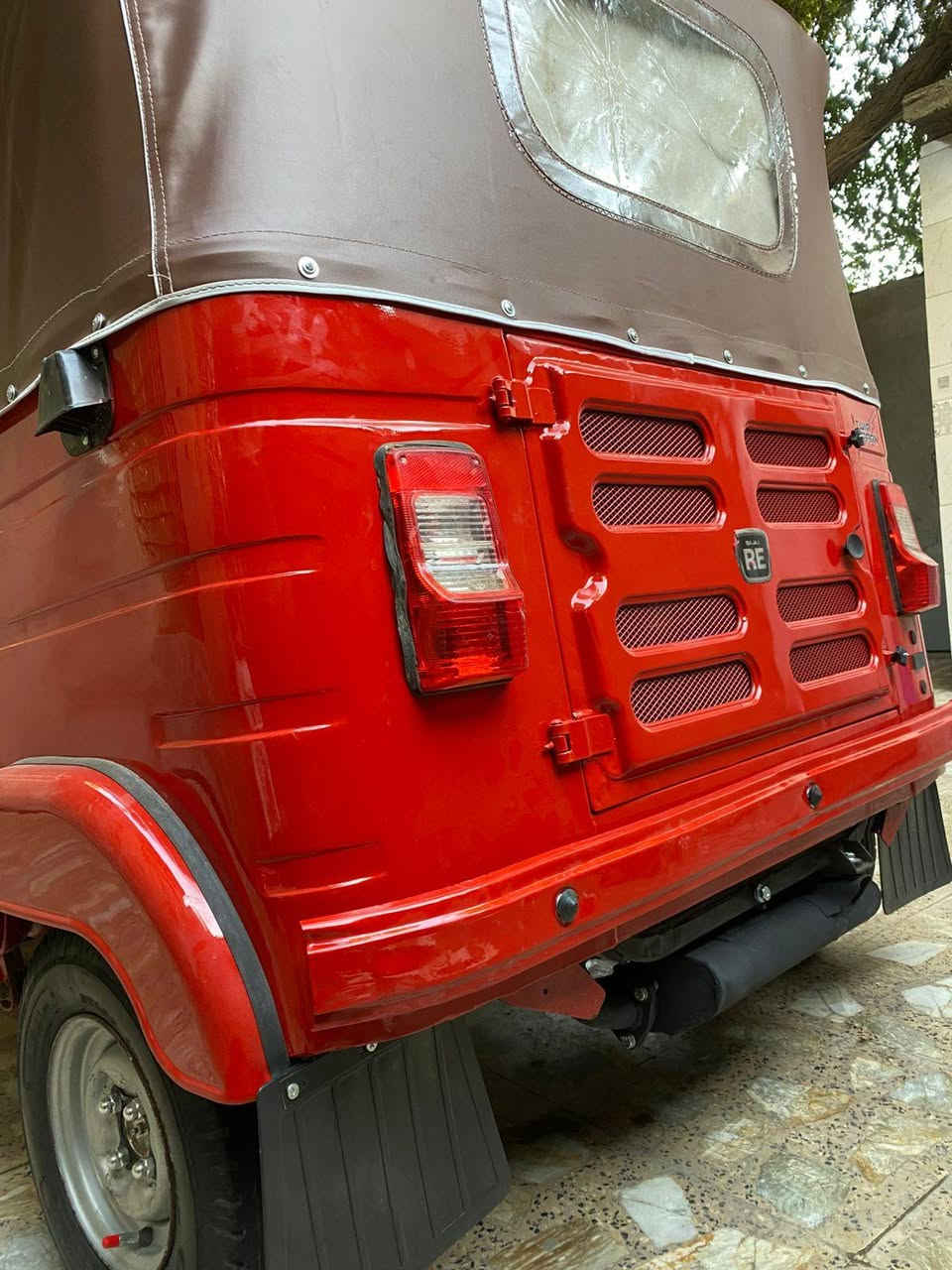 للبيع موديل 18 شهر 11  اوراق اصولية مكاني زعفرانية ***********
