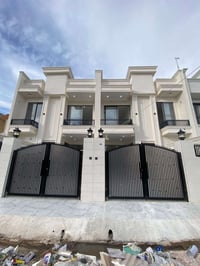 بيتين زيروو للبيع #مقابل_حديقه بمساحة ١٢٥متر يتكون من  ٤غرف نوم  صاله ...