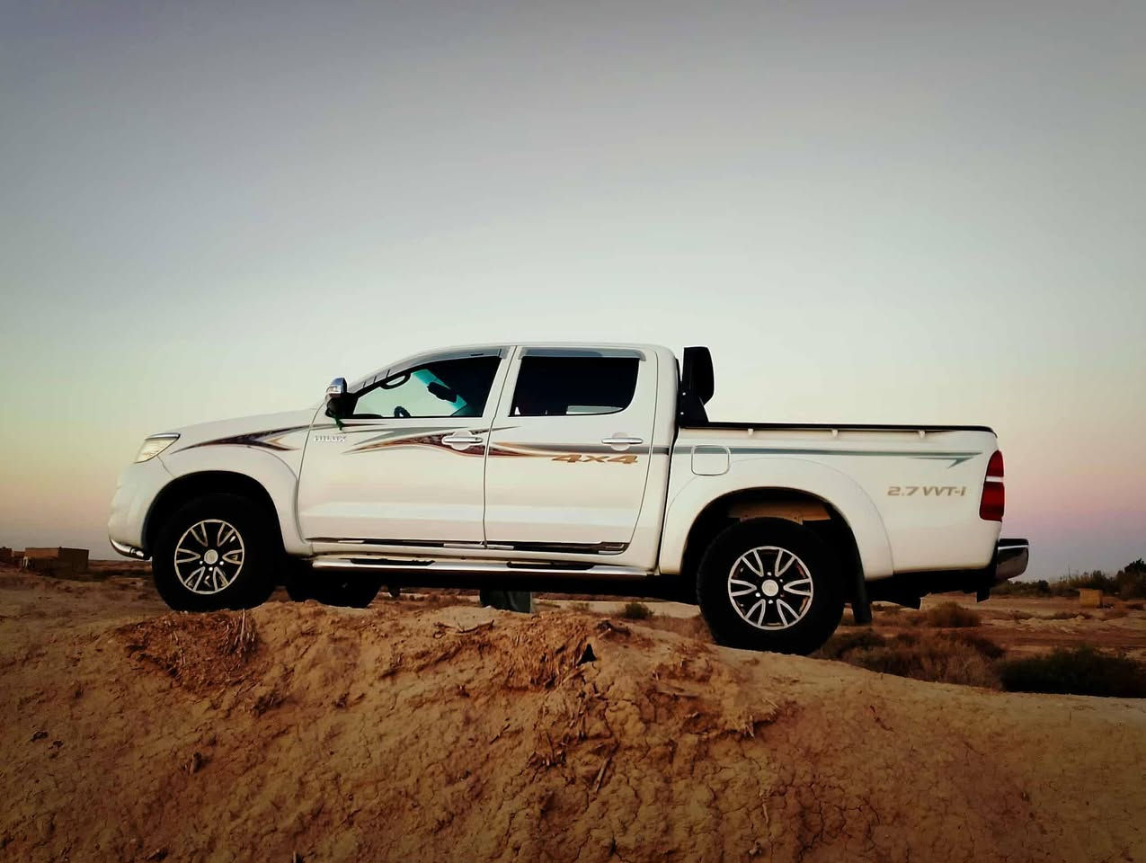 السلام عليكم بيكم تيوتا هايلوكس 2015كويتي مكفوله كفاله عامه حدايه جديده تخم تاير فول مواصفات كاز كاز كاز؟ماشيه 325 رقم اربيل سنويه صاقطه سياره مال جناي *********** بي واتساب السعر 200
