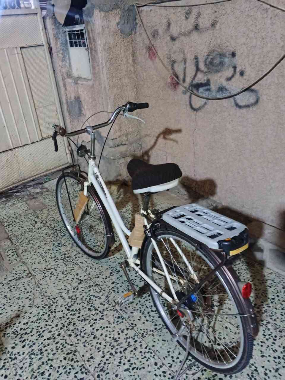 سلام عليكم باسكل اللبيع حجم 26 باله يابانية اصلي باسكل نضيف تايرات جدد دوشمه كشن جديد بريكات جديد كير حساس 6نمر تحويل سرعه باسكل حلو  ويه غراض مجنبز مكاني بغداد العبيدي التواصل رقمي ***********فقط واتساب
