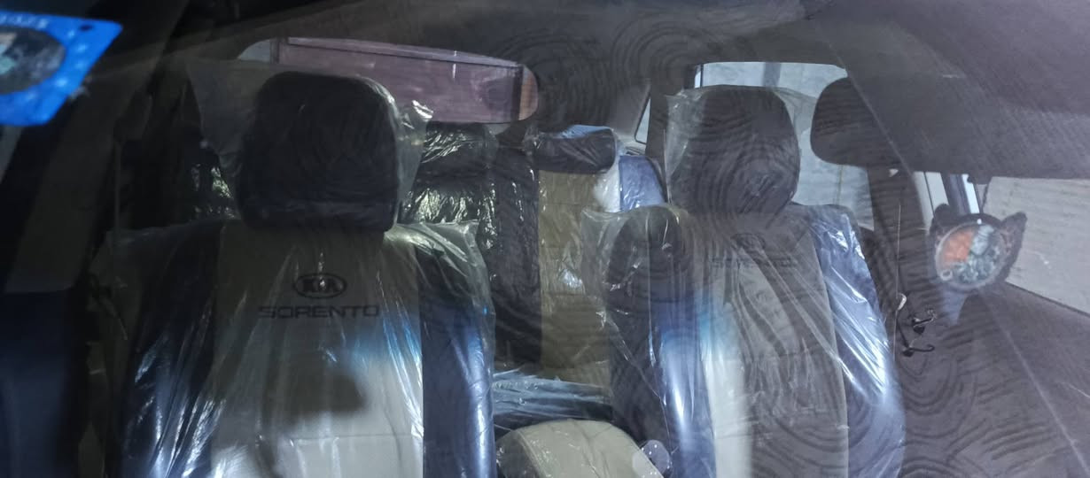 السلام عليكم
سورنتو للبيع خليجي 

موديل 2013شكل ل15  /اربع سلندر السعر 180قفل  

/الهاتف ***********
