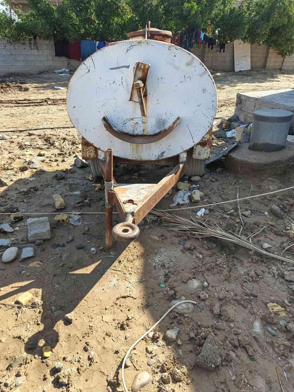 سلام عليكم مقطورة ماء  حديد مقلون الاستفسار التصال على الرقم تالي***********
