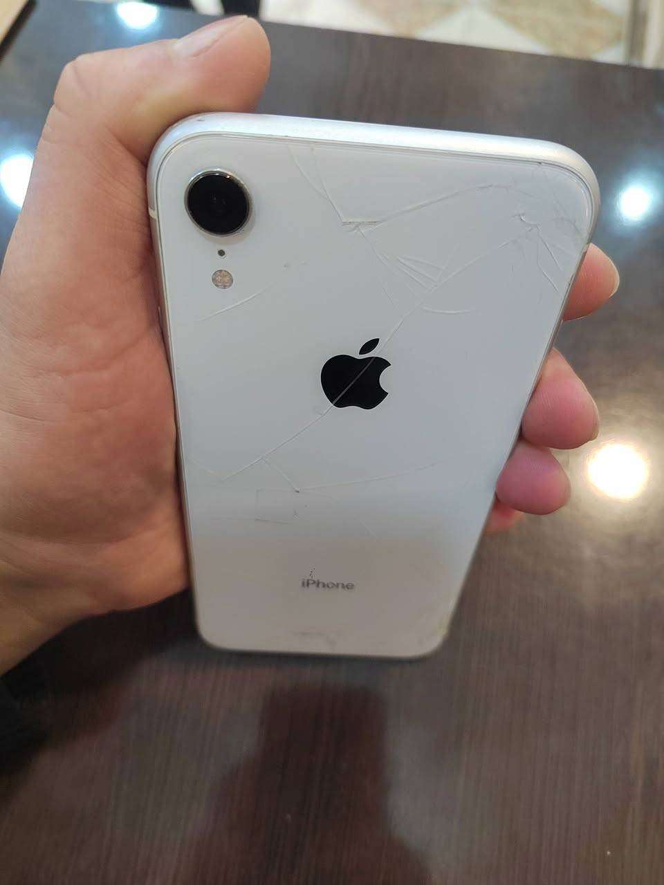 السلام عليكم جهاز ايفون XR ذاكره 64 مبدل شاشه فيس ايدي مايشتغل  الضهرالاصلي بس مفطر مثل ماواضح بل صوره الجهاز كله شغال شرط بطاريه 81 السعر 120 الف مكاني جانب الأيمن حي 17 تموز ***********
***********
