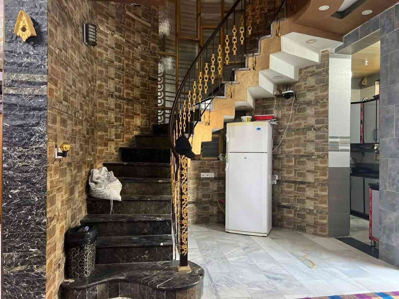 بيت للبيع المساحه 147 طباقين فول كله مرمر جاهز عله اخر حبايه *********** بكان دور الصحه
