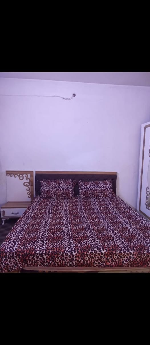 غرفة للبيع سعرها 150 قفل
***********
