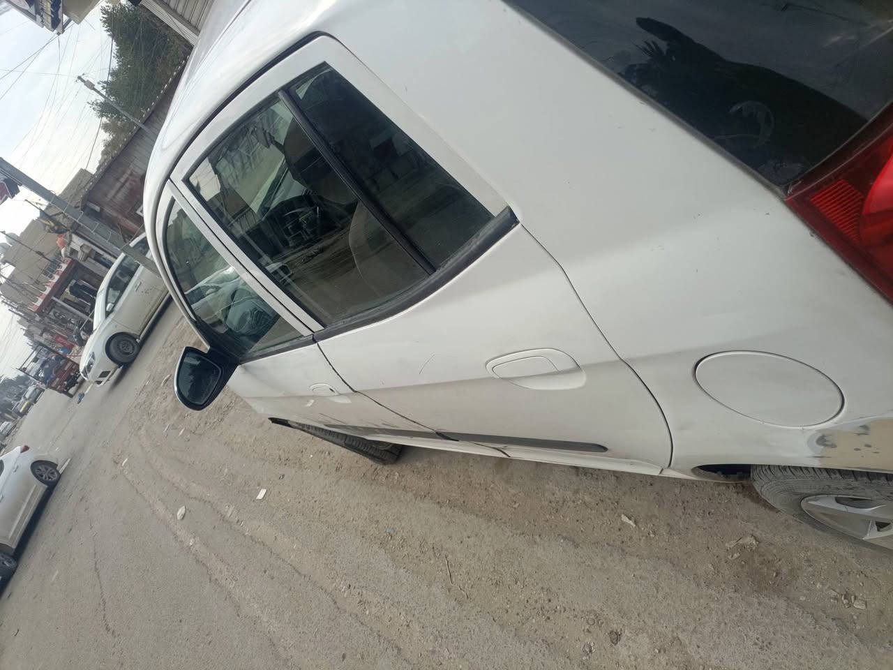 السلام عليكم بيكانتو 2009
محرك 1200 كير اوتوماتك 
تبريد ثلج
كير بحاله ممتازه
المحرك بحاله ممتازه 
الكهربائيات كلها شغاله فول
كشرها بي ملاحضات بسيطه 
ضررها جنطه وجاملغ جهه السايق وباب السايق 
صدر جديد صار شهر من بدلته كله
السياره معروضه بسعر 58 وبيها مجال بسيط للاستفسار ***********
