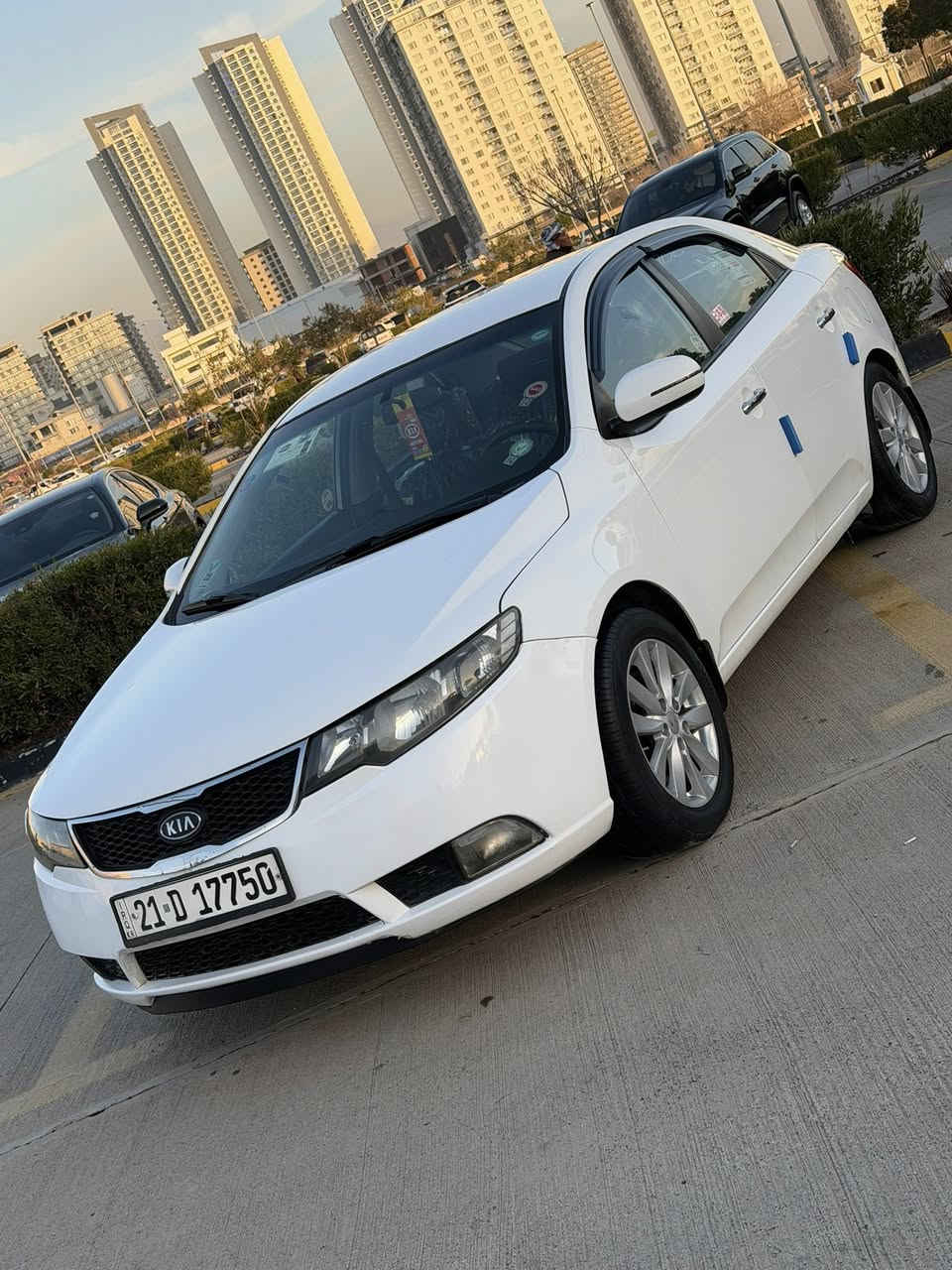 السلام عليكم كيا سيراتو للبيع ٢٠١٢ مواصفات مكينه١٦٠٠ دوش كير lt مري شفط زائد اشاير بالمري يدات نيكل زائد تايرات خمسه ويل كب فول تحكم ستيرن ثلاث وضعيات قياده الكير عادي زائد اتوماتيك زائد شفتات داخل اسود ABS مانع انزلاق تايرات زائد حداديه كله جديد ارقام سنويه كله جديد   
السياره بدون صبغ فقط باب تبديل بلادي
زائد مكانين بارد ازغار 
ملاحظه توجد منظومه غاز جديده في السياره
السعر ١١٤ بيها مجال بسيط مكان السياره سليمانيه
للاستفسار ***********
