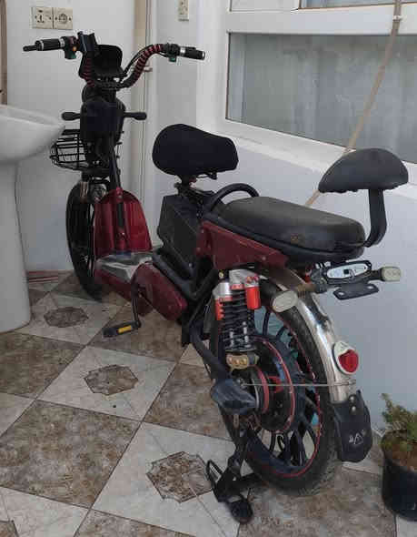 دراجة شحن للبيع 4 كير و 4 بطاريات وكهربائيات كامل شغال بشرط سعره 300 ألف وبيها مجال ***********
