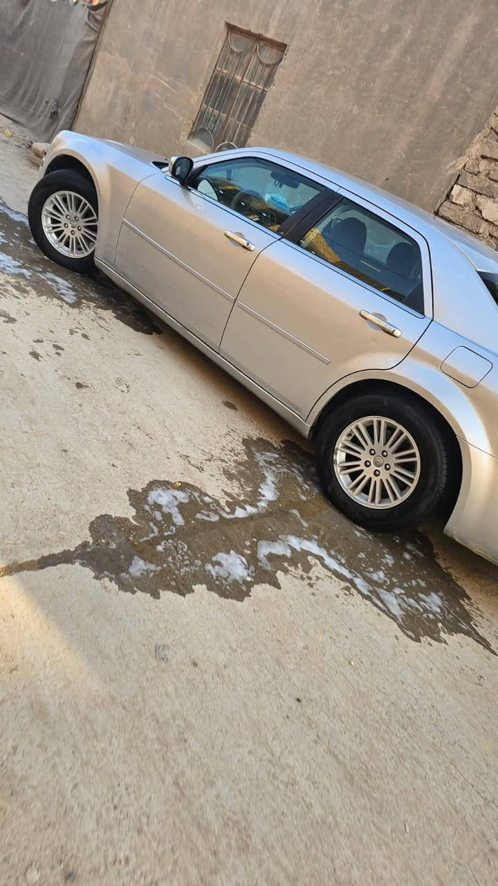 كلايسراوباما موديل 2010 اصل 3جوكات 2700  بيع مستعجل جاملغ الصدر صبع فقط تبديل بابين تريد وكاله تريد مداور  السعر 120 بيه مجال مكان السياره بابل ***********
