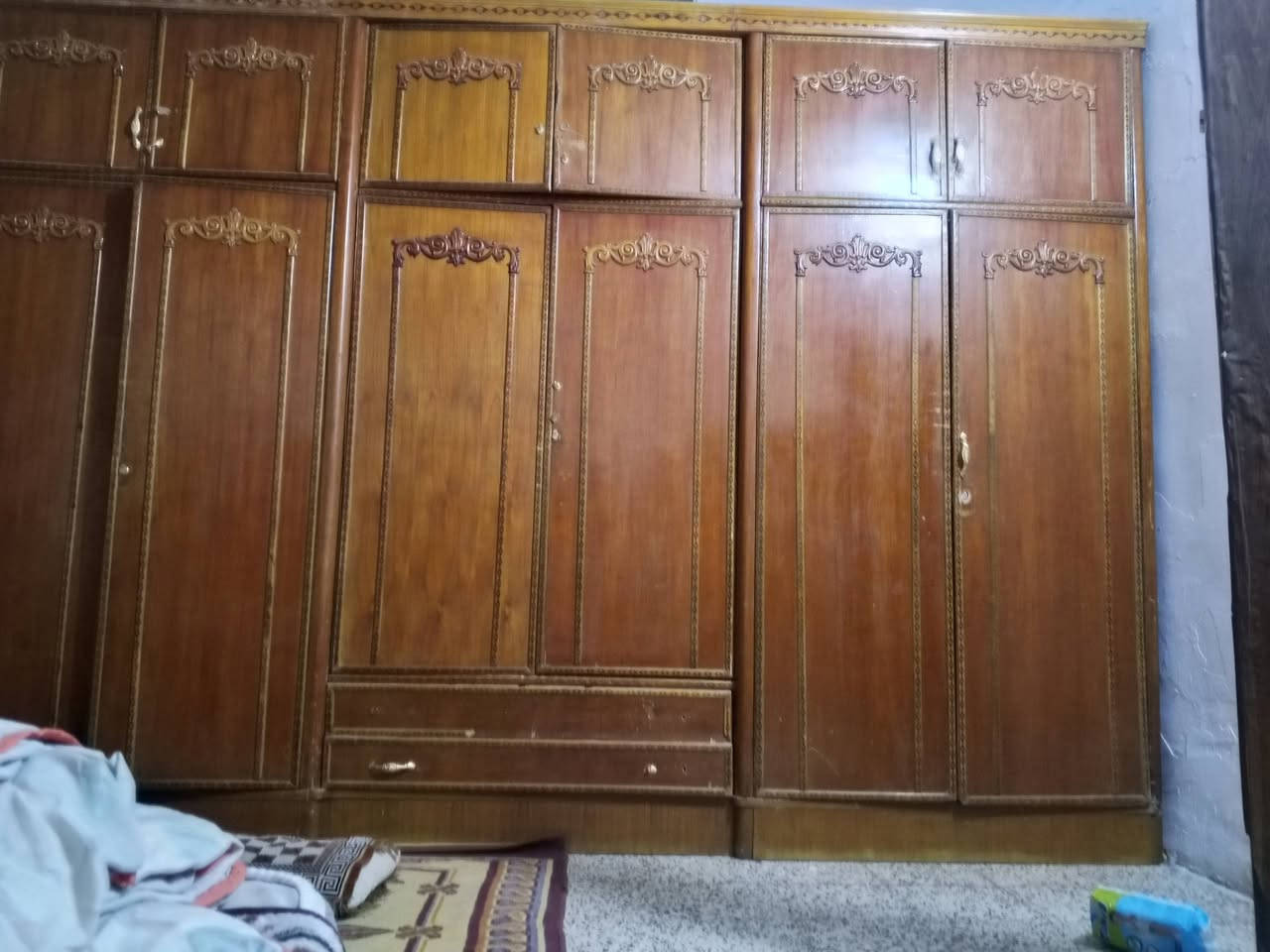غرفة عراقية للبيع ضخمة سعرها 450 وبيها مجال ***********
