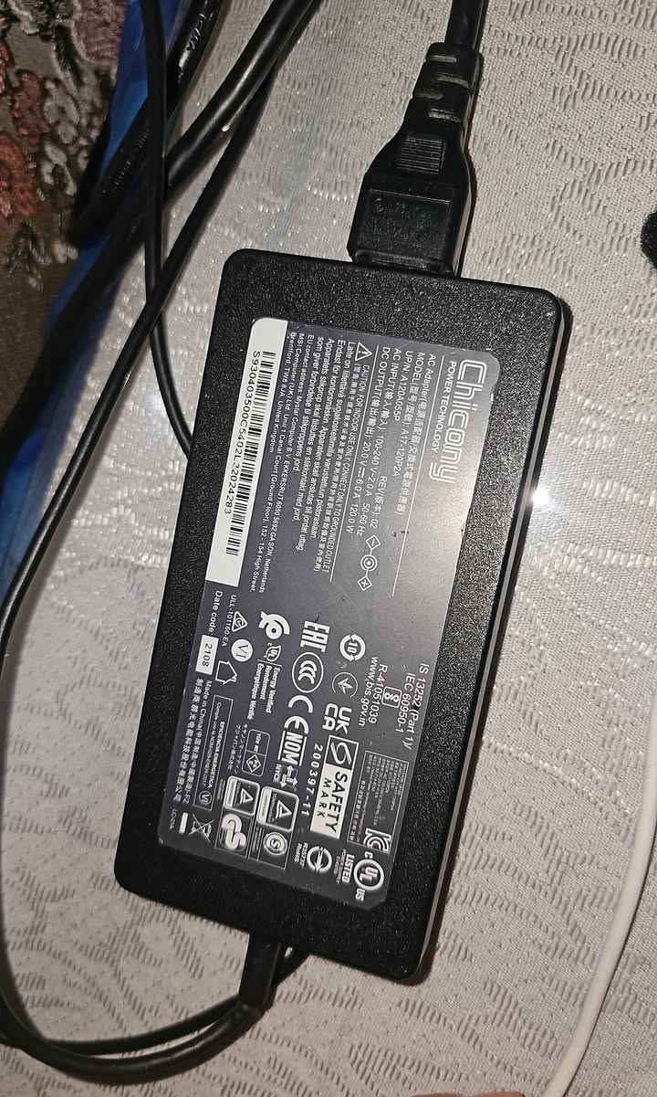 لاصحاب الخبره :عندي لابتوبGF63 Thin 10CS  الكيبل مال شاحنه الموضح بالصوره ملتوي ميشحن الا احركه و تصير حراره بالمحوله عند الاستخدام المطول.
الي عنده حل يتفضل بالتعليقات 
وياريت لو اكو شاحنه نفسها اصليه اني شراي
ملاحظه الشاحنه ١٢٠ واط .
 لاصحاب الخبره :عندي لابتوبGF63 Thin 10CS  الكيبل مال شاحنه الموضح بالصوره ملتوي ميشحن الا احركه و تصير حراره بالمحوله عند الاستخدام المطول.


**إذا كنت صاحب هذا الإعلان وتريد حذفه لأي سبب، رجاءا أرسل رسالة إلى الدعم الفني**