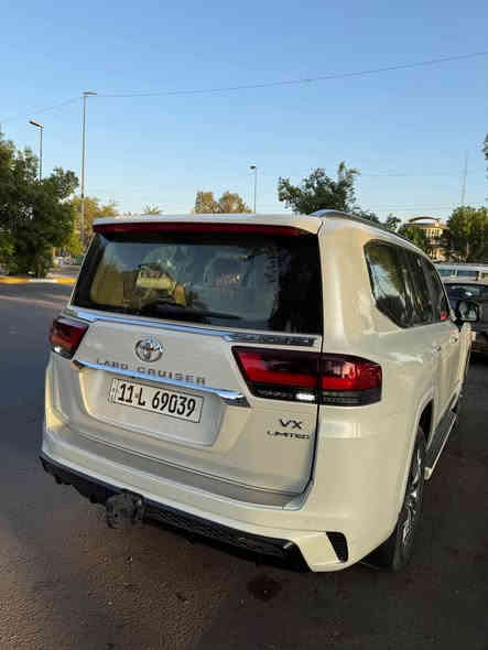 * لاندكروزر  vx لمتد 2024 رادار 
* ⁠سعد العبيدي (***********)
* ⁠السعر (81.000 $) مليون بغداد 
* ⁠الفئة:  LIMTED  /  VX تنفس طبيعي
* ⁠داخل جلد بيجي اصلي
* محرك 6 سلند (4000 cc) 
* ⁠العداد (7010 كم) رقم بغداد 
* ⁠رادار امامي - رادار خلفي 
* ⁠تحديد مسار قيادة ذاتية 
* ⁠رادار جانبي (نقطة عمياء)
* ⁠شاحن وايرليس داخل صاج 
* ⁠ابواب شفط هاندبريك بصمة لايت اوتو 
* ⁠بصمة تشغيل بصمات ابواب عدد (5).
* ⁠سماعات تويتر (JpL) شاشة دجتل
* ⁠شاشة كبيرة اصلية 
* ⁠شاشات خلفية اصلية عدد (2) 
* ⁠4 كامرات (360 درجة) اصلية 
* ⁠فتحة سقف (سلايت) سبايدر شمعة
* ⁠لايت ثلاث عدسات لد شباك 
* ⁠*كرسي السايق ميموري (ذاكرة)* 
* ⁠الكراسي الامامية كهرباء 
* ⁠كراسي الامامية تبريد تدفئة 
* ⁠كراسي (7) راكب الأخيرة كهرباء 
* ⁠مقاعد (7) راكب  فور ويل (4*4)
* ⁠ثلاجة وسطية جنطة كهرباء  
* ⁠داخل صاج تشغيل عن بعد
* ⁠علامة لاندكروز الضوئية بالابواب
* حساس امامي خلفي تشغل عن بعد 
* ⁠مري طي كهرباء مري جانبية نيكل 
* ⁠قبضات ابواب نيكب ترايش ابواب نيكل 
* السعر  (81.000 $) رقم بغداد 
* العنوان :- بغداد النهضة الشآرع الثآني  شركة ذرى الخليج سعد العبيدي 
* ⁠للاستفسار هـ(***********) بغداد
