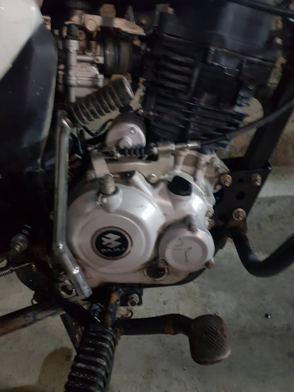 السلام عليكم دراجه بوكسر موديل 23 اوراق كامله دراجه اي نقص مابيه بس بيه خيط تبخير ونقص باتري دراجه شوفت عينك كلش نضيفه وحلوه المكان بغداد السعر ٩٠٠ وبيه مجال الرقم *********** بي وساب
