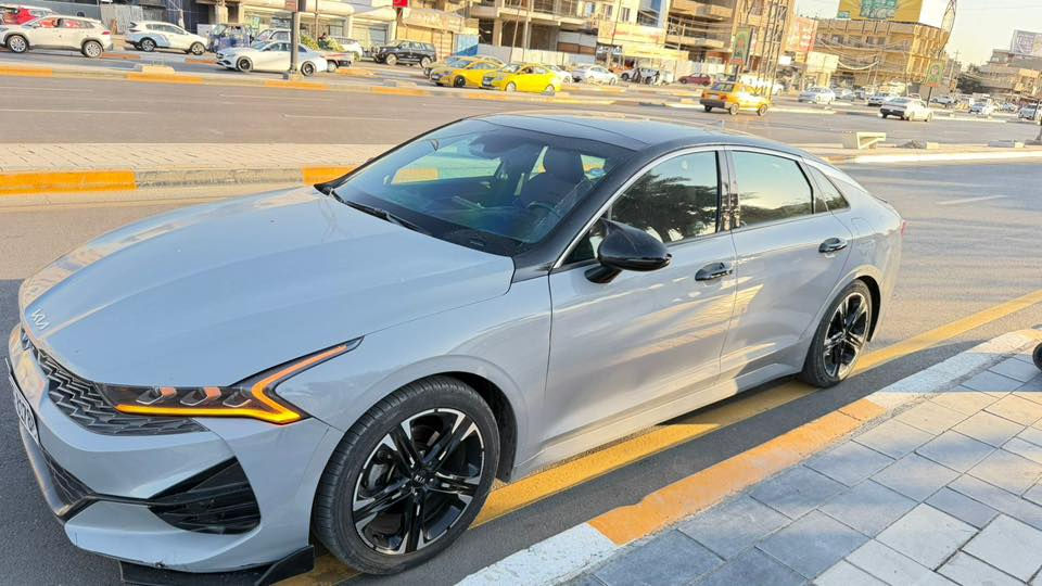 ام ليلى K5 موديل 2021
فئه جي تي لاين اعلى فئه بالمواصفات فول للاخير 
سياره رقم بغداد حره تحويل ثاني يوم
ماشيه 41 
مكينة 1600 تيربو ✈️
الموصفات 
_شاشه تاب كبيره
_كشن كهربائي
_تدفئة كشنات
_تدفئه ستيرن
_شحن لاسلكي
-رادار 360 
-نقطه عمياء
-توقف ذاتي عند الاقتراب امامي وخلفي 
قياده ذاتيه
تحديد مسار 
مثبت سرعه 
اربع انظمه قياده
سماعات صوت بيوس 
حساسات امامي خلفي
كامرا دوارا 
بنوراما 
اتو هولد 
سايد بريك بصمه 
ترحيب عند الاقتراب
دخول ذكي 
صندوق ذكي متحسس 
بصمه تشغيل
بصمة بيبان 
رادار امامي وخلفي وجانبي
تبريد منفصل
شاشه تبريد بيانو
لايت ثلاث عدسات اصلي لد 
داخل لونين اسود و احمر مختوم علامة جي تي الحادث مع السونار مرفقة
مكاني بغداد
السعر165
رقم الهاتف ***********
