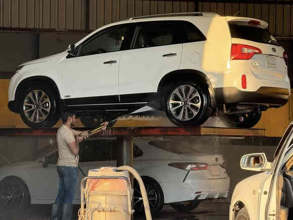 سلام عليكم سورنتو رقم بغداد للبيع موديل 2015 محرك 6سلندر 7راكب 3قطع تبريد  فول مواصفات بلا بونوراما سياره كامله *********** /***********
