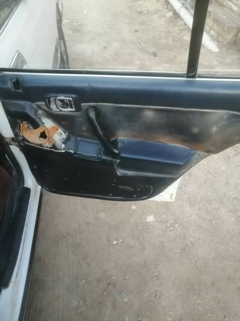 السلام عليكم دعاميه سيدان طويله لبيع ب75 وبطاين سيدان لبييع ب200 وبيهن مجال مكان سوق الشيوخ والشراي يتصل ***********
