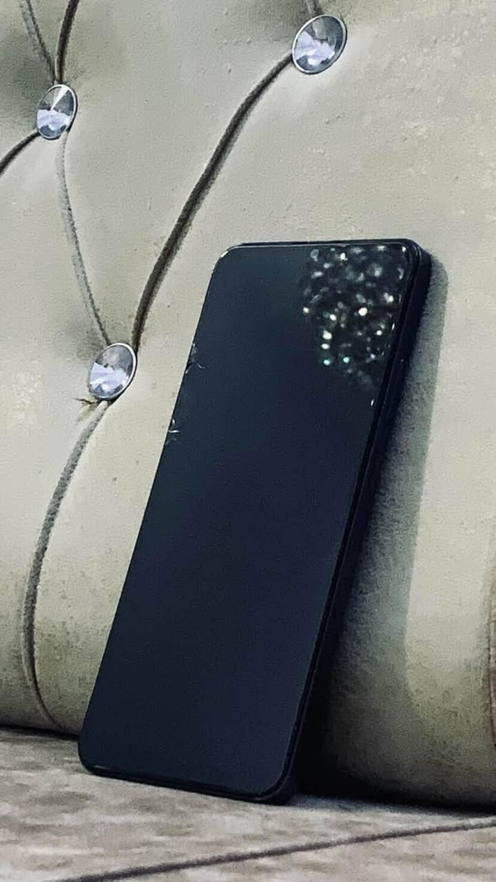 بسم الله الرحمن الرحيم
للبيع او مراوس حسب قناعه 
ريلمي نوت 61 X بلادي ذاكره 128 رام 8.8 بطاريه 5000 طول يومين بل شحن بوبجي 40 فريم جير سكوب سعره 100 مكان فلوجه الاستفسار خاص او واتساب ***********
