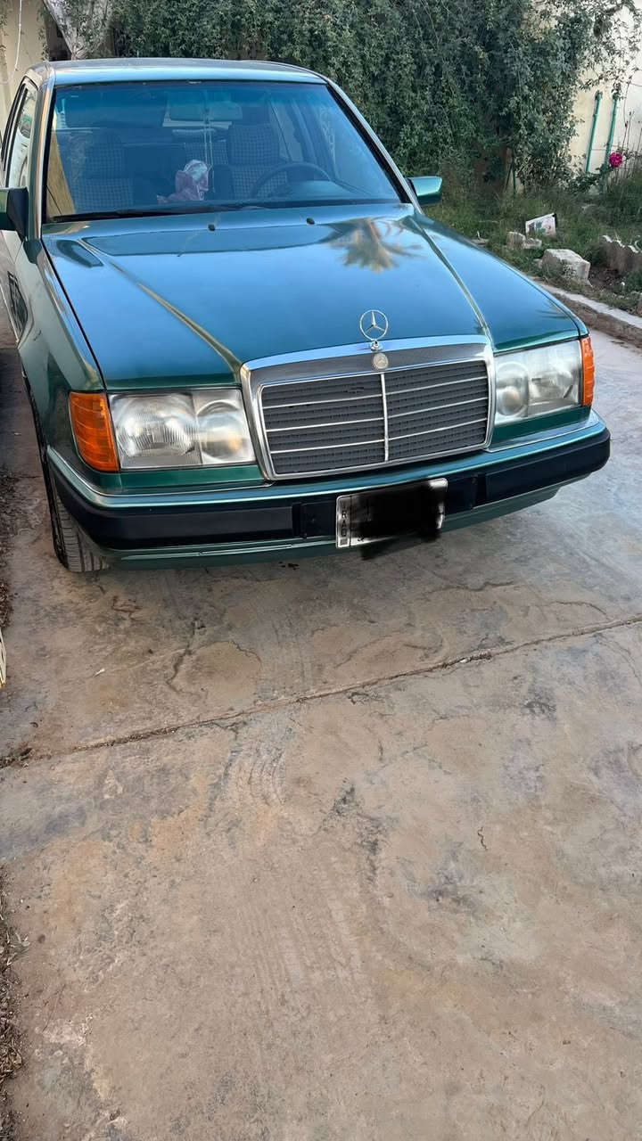 🔴السلام عليكم 👋
🔴مرسيدس دب 
🔴نوع : مرسيدس بنز 🔱
🔴الحجم : 300E
🔴المحرك :2ونص  VVt ديلكو شرط ترايك ٢٠٠ نشاطه فول 🔱
🔴الگير : اتماتيك 🔱
🔴حداديه :  امامي وخلفي جديده 🔱
🔴اللون: فستقي   🔱
🔴الرقم : ديالى ساقطه سنويه بيهة قاصرين 
🔴اطارات :طخم جديد 🔱
🔴بطاريه: نظيفه🔱
🔴كهربائيات: كلها شغاله 🔱
🔴التبريد: شغال ثلج وانسه الحماوه نهائيا🔱
🔴التحويل : شرط التحويل صاحبها اني  🔱
🔴السعر:46وبيها مجال قليل جوه سوك ماكو هيج نضافه هيج سعر 🔱
🔴اخوان السياره جاهزه من كلشي  محرك وكير وشلعتها حلوه شغل واطلع ولا تفتح بوند سياره نظيفه مل بيت  الشراي يتصل عالرقم ♥️🔱  
الرقم : اسيا :*********** ♥️

مكاني ديالى   
@الجميع
