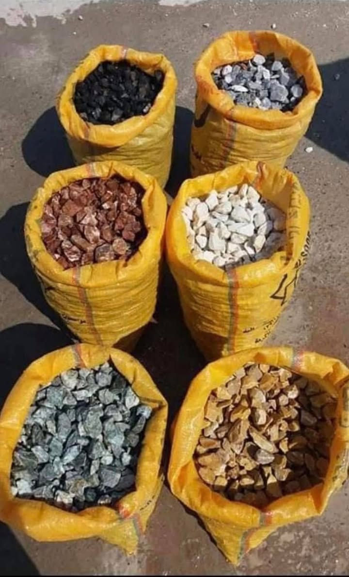 متوفر لدينا  حجر الطبيعي
سعر الطن ب 90 والتحميل علينه 

وعدنه سيارات توصيل 

*********** واتساب
