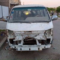 سيارة فتون موديل 10 كوم حديد كامله نقصه كهربائيات والمحرك شغال بس يصرف...
