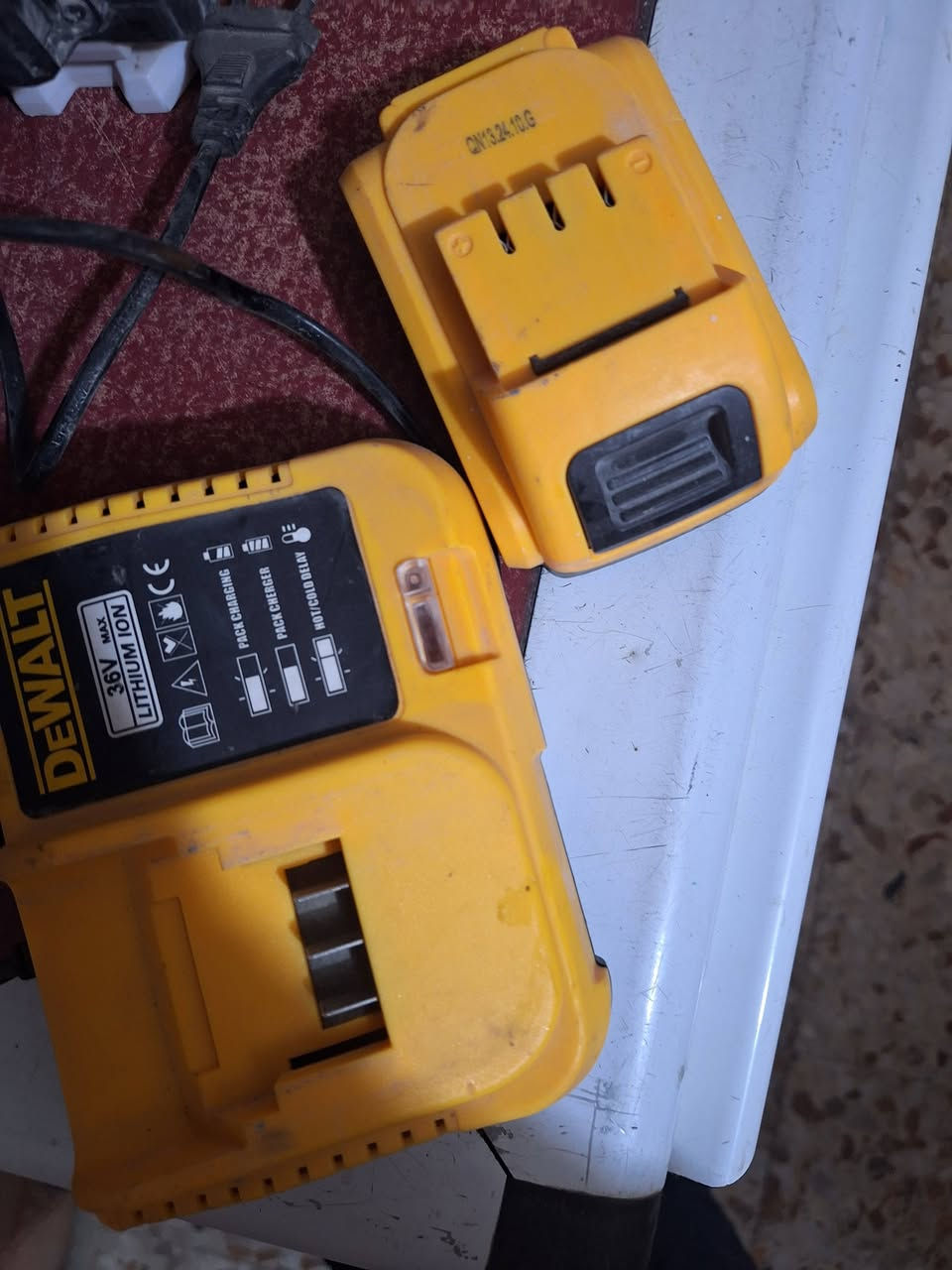 عده للبيع باقل من نص السعر مستعمله مكاني الدوره شارع الصحه  وتساب ***********
باتري وشاحن مال دريل براغي انجكو ١٠٠٠٠
ستاند ليزر ٣ ب١٠٠٠٠
عدد ٤ قاطعه سرميك طول ١٢٠ ، ب ٢٥٠٠٠
كوسره بوش الاصلي جديده٦٥٠٠٠
زاويه ٩٠ او كونيه ٣ ب ١٠ جدد
ليزر بوش اصلي احمر ١٠٠٠٠٠
ليزر ديولت اصلي اخضر ١٥٠٠٠٠
ساعه ضغط شركه اطلس اصلي ٥٠٠٠
