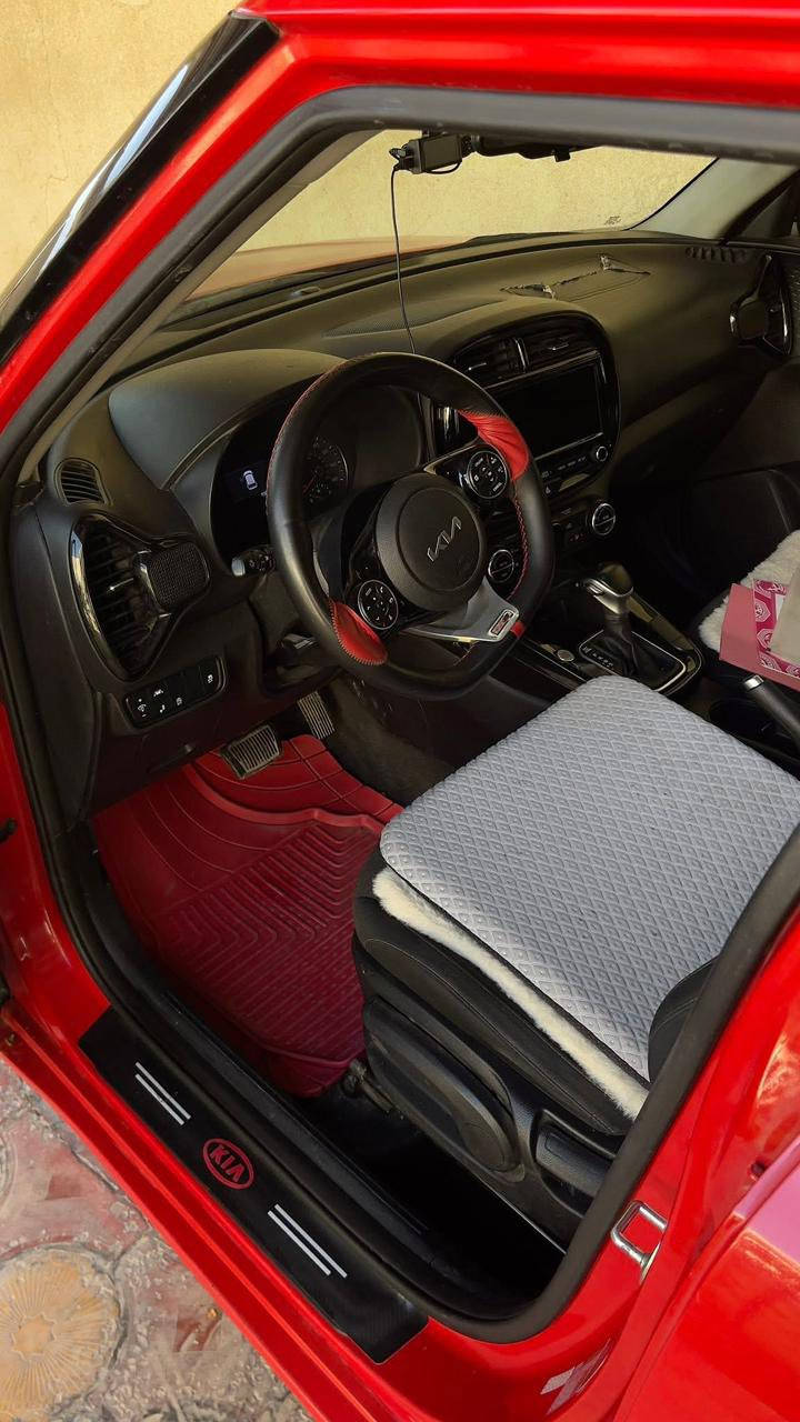 السلام عليكم ورحمة الله وبركاته اخواني الاعزاء   
كيا صول 2022 GT LINE 
فتحه شاشه حجم كبير تحكم ستيرن رادارات امامي جانبي  
ماشيه 66 الف 
حادثها من امريكا مثل ما موضح بلصور
 فقط جاملغ وصفحه گلير
 وبلعراق بيها حادث جاملغ وبنيد مبدل كله اصلي مال كصه gt سياره حداديه جديده كلها كير مكينه مكفول 
سياره رقم اربيل وكاله بأسمي تريد تحويل تريد وكاله اني خادم 
مكاني بابل للاستفسار ***********
السعر 130وبيه مجال
