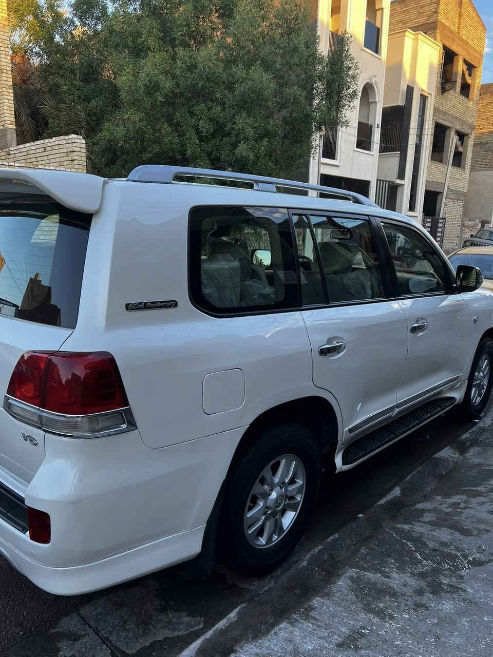 لاندكروز ستينيه 
موديل 11 
ماشيه 21 الف 
بيه جاملق الخلفي قبق البانزين صبغ
مكينه كير كفاله 
تخم تاير جديد 
بيه مكانين بارد 
كشن بقلاوه 
سعر 310$ مكان شارع فلسطين 
***********
