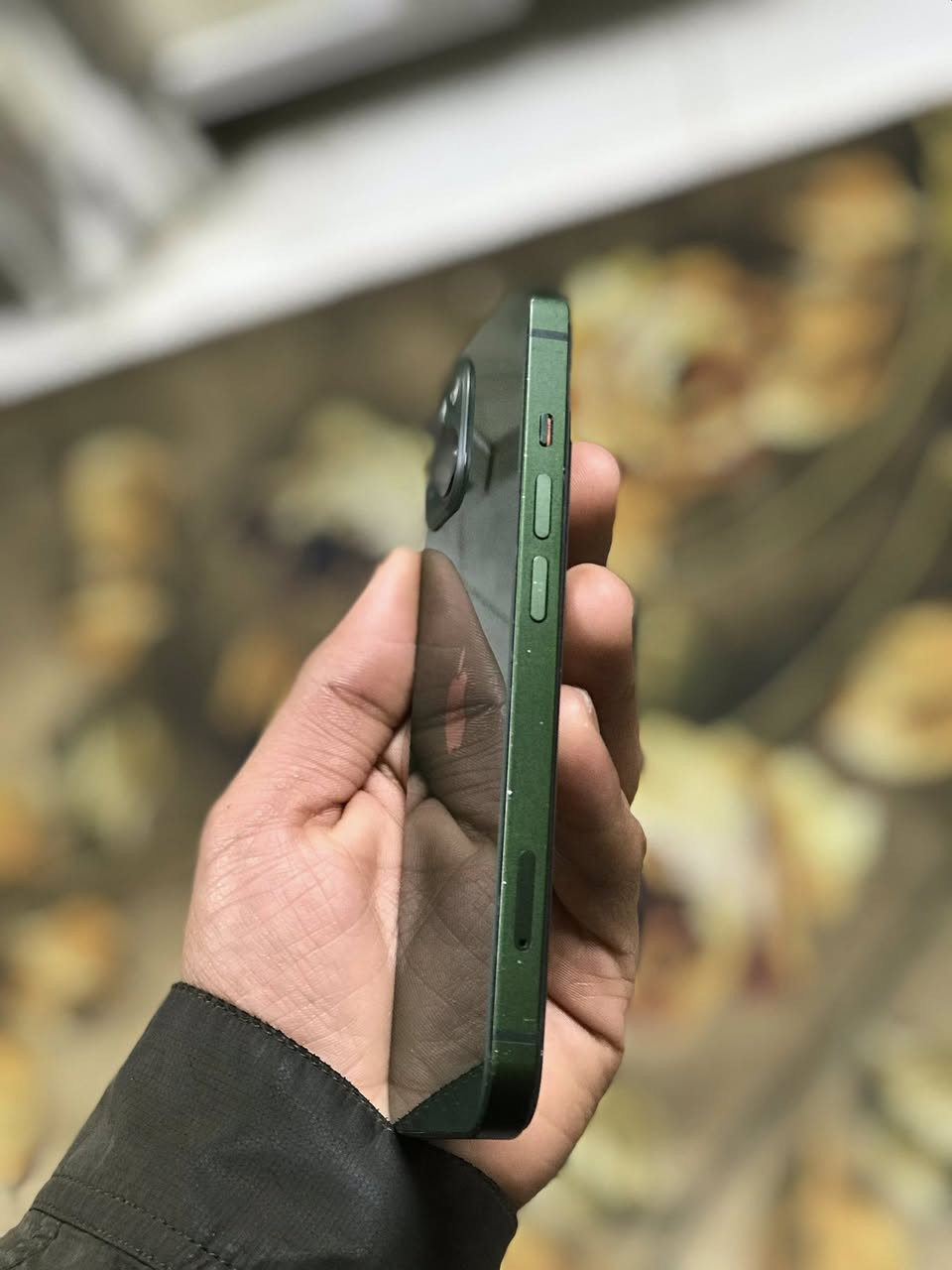 سلام عليكم ايفون 13 عادي زيتوني نضافه 95/100 ذاكرى 128 بطاريه بلاديه 80 كامرات اتصال هزاز اتصال تكنيك صوت فيس ايدي كله شغال مبدل فقط شاشه اصليه مكاني بسمايه *********** سعر ((360))وبي مجال
