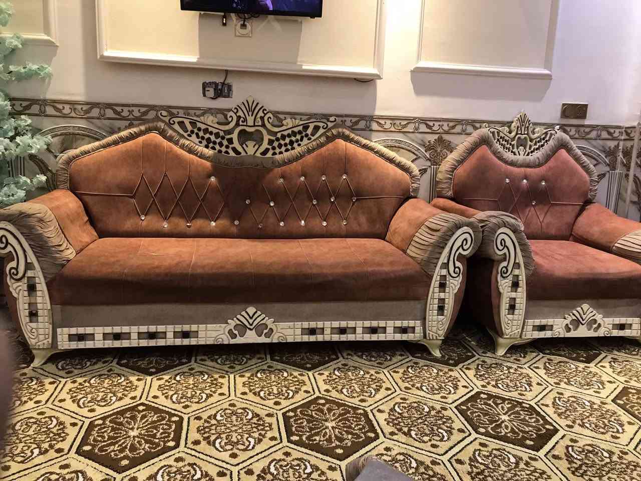 سلام عليكم تخم للبيع 10 مقاعد مكاني حله حي نادر السعر 150 للأتصال ***********
