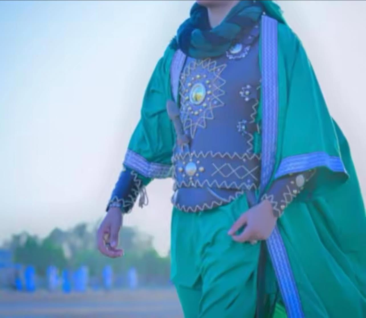 السلام عليكم ازياء  تشابيه للبيع اليريدهم يجي خاص
الزي الاول ( زي بني هاشم ) 

1 عبايه خضره

2 درع جلد 

3 زي هندي اخضر

4 بطرون ابيض 

5  عصابه راس

               ( الزي الثاني )

1عبايه اسود مطرزه

2 درع جلد 

3 صروال اسود 

4 زي هندي مقلم اسود بابيض

5 عصابه راس


**إذا كنت صاحب هذا الإعلان وتريد حذفه لأي سبب، رجاءا أرسل رسالة إلى الدعم الفني**