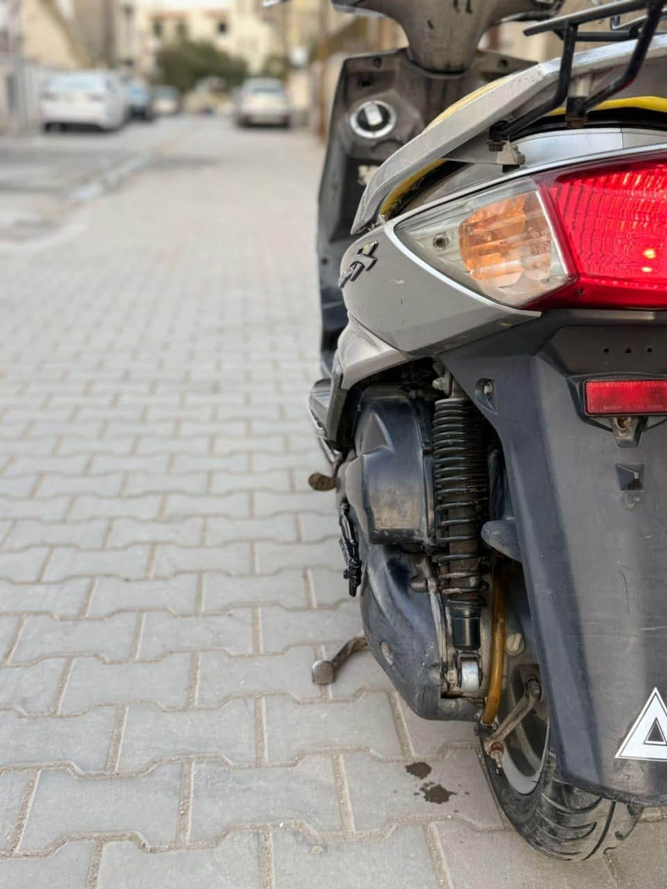 للبيع دراجه مال رمبه سكنس فحل ياباني اصلي قبق البانزين نفخ ستان كهربائي نوزل خطين شلعه معدل خير من الله سلف هندركفراته اصليه  محرك بلادي برغي مملعوب بيه كهربائيات كلها شغاله اوراقها كامله دراجه مكفوله اي نقص مابيها السعر《850》الف العنوان بغداد الكرخ الاتصال على الرقم *********** بغداد, العراق
