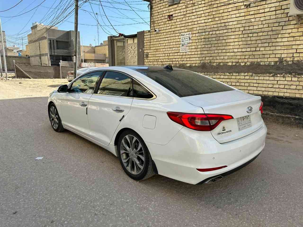 السلام عليكم 
سوناته موديل 2015 خليجي فول مواصفات محرك 2400 دوش جديد كير حداديه جديدات سياره جاهزه على اخير حبايه رقم كربلاء بسمي رقم نكليزي تخم تاير تبريد ثلج 
مواصفاته 
بنرامه 
كشنات كهربائيه عدد2 
تدفئه تبريد بالكشن 
اوتو بارك 
اوتو هولد
سايد بريك كهربائي 
بردات بالبيبان  والخلفيه كهربائيه 
عدسه دواره ويه الستيرن 
منضومت عدسات بيهن ضمان سنتين ليزريات 
شاشه كامره بلادي + سستم سماعات انفنتي 
بصمه  ترحيب + مري شفط 
3 انضمت قياده 
تحكم ستيرن 
تبريد بيانو 
قطعتين تبريد 
داخل مشمشي بلادي 
سعره 120 وبيه مجال مكاني كربلاء سياره كفوله من الكص والدواخل 
***********
