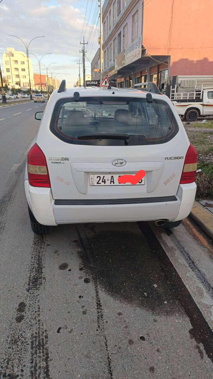 توكسن 2010 بدون صبغ رقم سنوية جديد كير محرك بشرط مو مفتوح طخم تواير جديد بيها تعديل بارد 2بسيط سعر110قفل ***********
