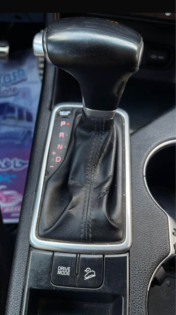 السلام عليكم جميعاً 
كيا سبورتج ازرق فيلي فول مواصفات رقم بغداد الجديد 
مكفوله من الصبغ ولحادث بس الدعاميه حادثه السعر 147 
بيه منضومة غاز جديده صدر جديد تخم تاير بصمه تشغيل كشنات كهرباء تدفئه ***********
ملاحضه شرط التحويل ضروري
خاص مامتواجد مكلف بلنشر بغداد, العراق
