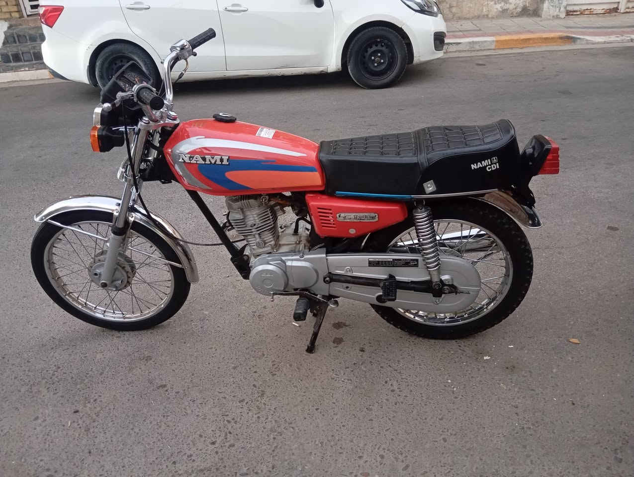 تودراجه للبيع بدون . مكينتها برفاز دراجه تعميرها كل جديد ما صارله هواي ما عده المكينه مفتوحة.وكهربائياتها كلهن شغاله سعرها 500 وبيها مجال الشراي يجي خاص او يتصل *********** مكاني عواشة
