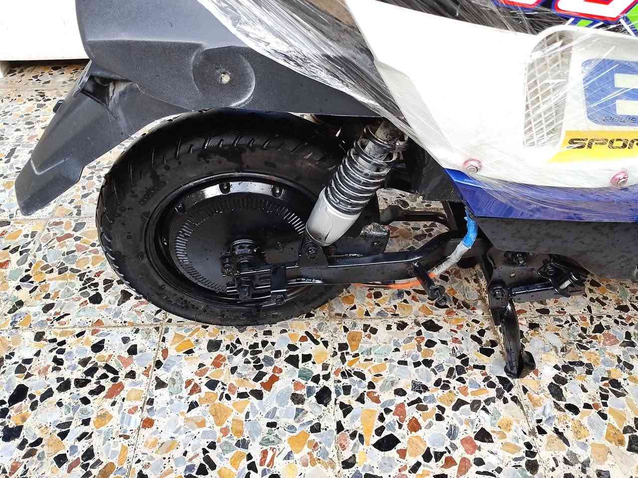 السلام عليكم ماكس شحن مضلع
دراجه نضافه ٨٠بل ميه نفس البصوره ونضف بعد بصمتين وسويجين
بيهه نضام بك وتقرالك العطل بل شاشه نقص بريك خلفي فقط سعر ٤٥٠ وبيهه مجال ***********
