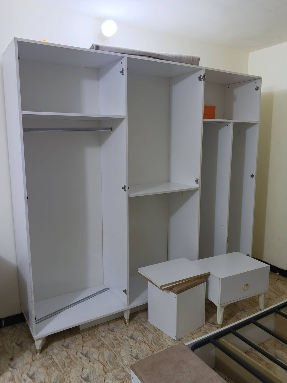 غرفه تركيه نضيفه 9 قطع سعر 550  بيهه مجال مستعجلين عليهه.***********
