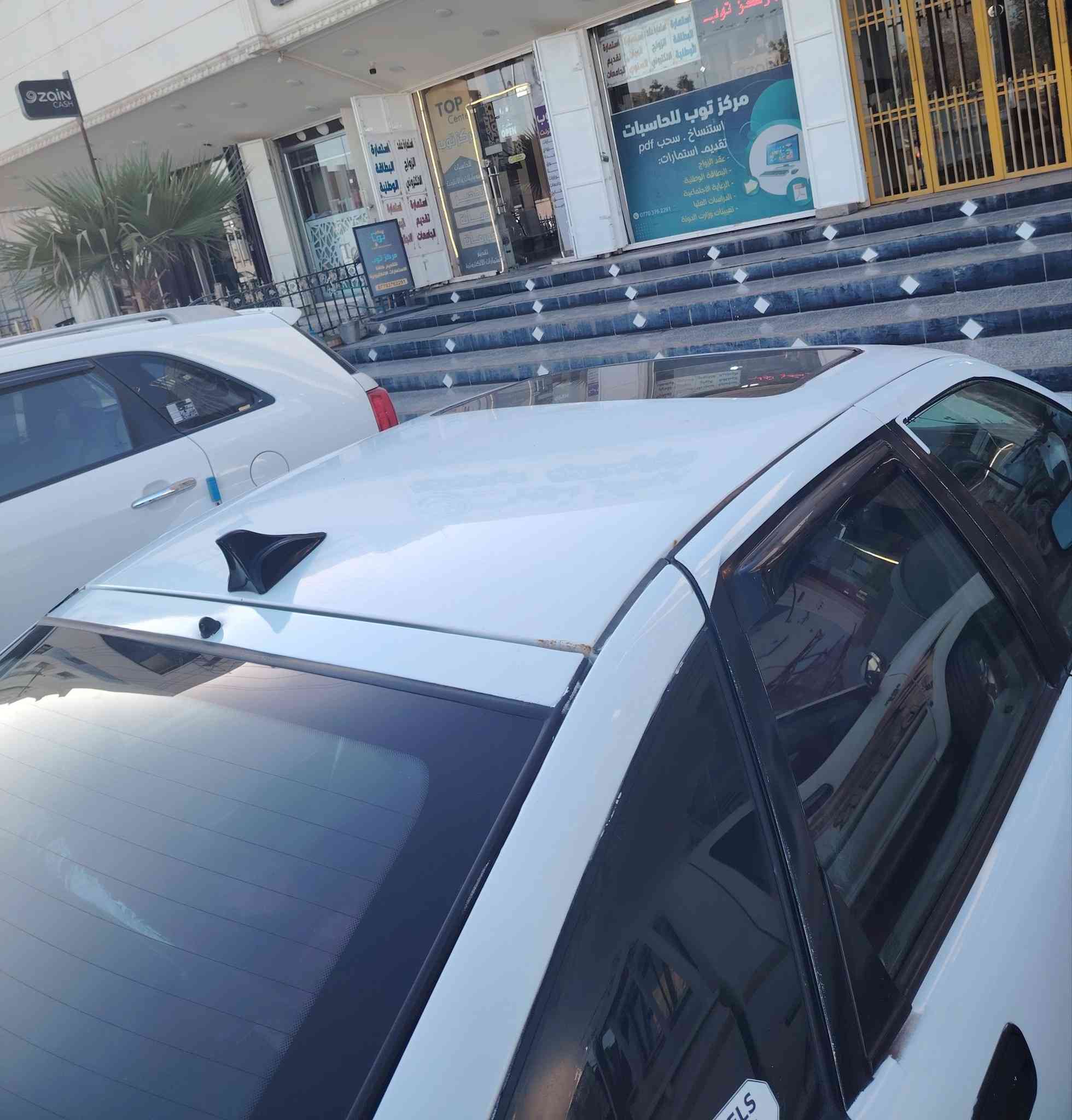 سلام عليكم ابل فكتره موديل 91 رقم صلاح الدين انكليزي محرك 16 كير محرك شرط  قايش عريض وباور و فتحه السياره نضيفه مال بيت كهربائيت كلهه شغاله كيجات سماعات ٤ صدر امامي وخلفي جديد تواير نضاف مسجل بلاثوث تراي ناعم السعر 28 وبيهه مجال مكاني سامراء ***********
