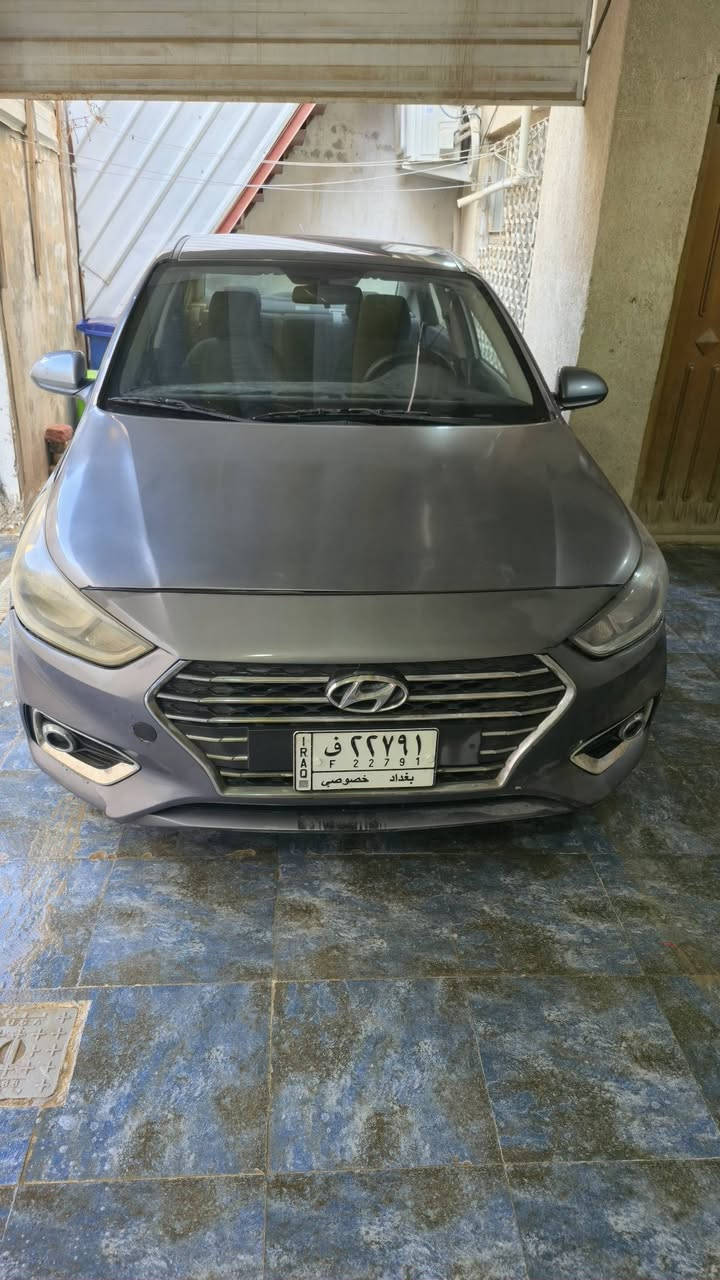 اكسنت امريكي 2019 رقم بغداد بأسمي  حادثها جدا بسيط بالبنيد مصلح نفسة وبيها بارد بالجاملغات الامامية  دحجات السيارة نضيفة مكاني بالحلة شارع ٤٠ 
 السعر 100$ ومبيها مجال
***********
***********
