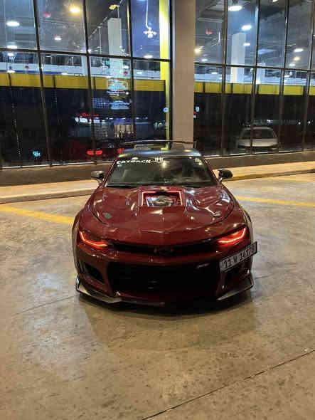 السلام عليكم 
للبيع – شفروليه كمارو 2016 LT3 (وارد أمريكي)
الوحيده بالعراق بتزويده

📸 صور الحادث مرفقة بالمنشور

✅ الحالة والفحص

 • بدون إيرباك
 • بدون دواخل
 • كير ومكينة مكفولة
 • شاصي لغد مكفول
 

📍 تفاصيل التسجيل

 • رقم بغداد / مشروع وطني
 • تحويل مباشر

🔹 المواصفات الأساسية

 • تشغيل بصمة + بصمة أبواب
 • تشغيل عن بُعد
 • فتحة سقف
 • كشنات جلد كهربائية (تدفئة + تبريد)
 • داتو شو أمامي
 • داخلية لون مشمشي
 • ماشية: 45,000 ميل فقط
 • محرك: V6 – 3600cc
 • رادار جانبي
 • شاشتين (شاشة ديجيتال + شاشة كبيرة)
 • كاميرا دوارة
 • فول تحكم ستيرن + شفتات ستيرن
 • بلوتوث + Apple CarPlay

✨ الإضافات والتزويد

 • شوتة K&N أصلية
 • هدرز
 • بَنيد كاربون فايبر
 • دركة RPM كاربون فايبر
 • جناح كاربون فايبر
 • مري باتمان كاربون فايبر
 • داخلية كاملة كاربون فايبر
 • إنارة داخلية محيطية
 • جاملغات إشارة + LED
 • أمامي LED متغير الوان  
 • بك لايت سموكي
 • برمجة Cut Off
 • جهاز Flame Backfire (يطلق نار)
 • أكزوز كورسا X-Pipe
 • دعامية خلفية Forged Carbon تصميم كورفيت 
 • أكسل SS مقفول
 • كير SS
 • طلقات
 • ويل كب 20 إنج (Two Size)
 • جكات S3 (آخر إصدار)
 • شفقات جام Forged Carbon
 • يدات باب كاربون فايبر
 • ✅ السيارة فول تزويد بالكامل
📞 للتواصل والاستفسار
***********
📍 بغداد – الدولعي
