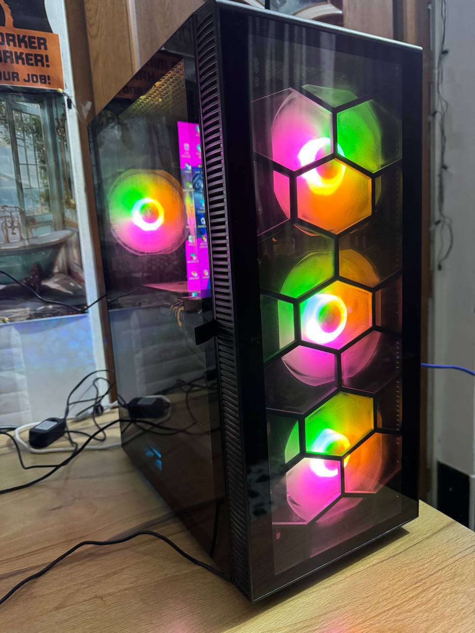 للبيع ستخدام قليل سبب للبيع تاركه فتره سبب شغل
معها دركسون ومايك وكامره ويب


**إذا كنت صاحب هذا الإعلان وتريد حذفه لأي سبب، رجاءا أرسل رسالة إلى الدعم الفني**