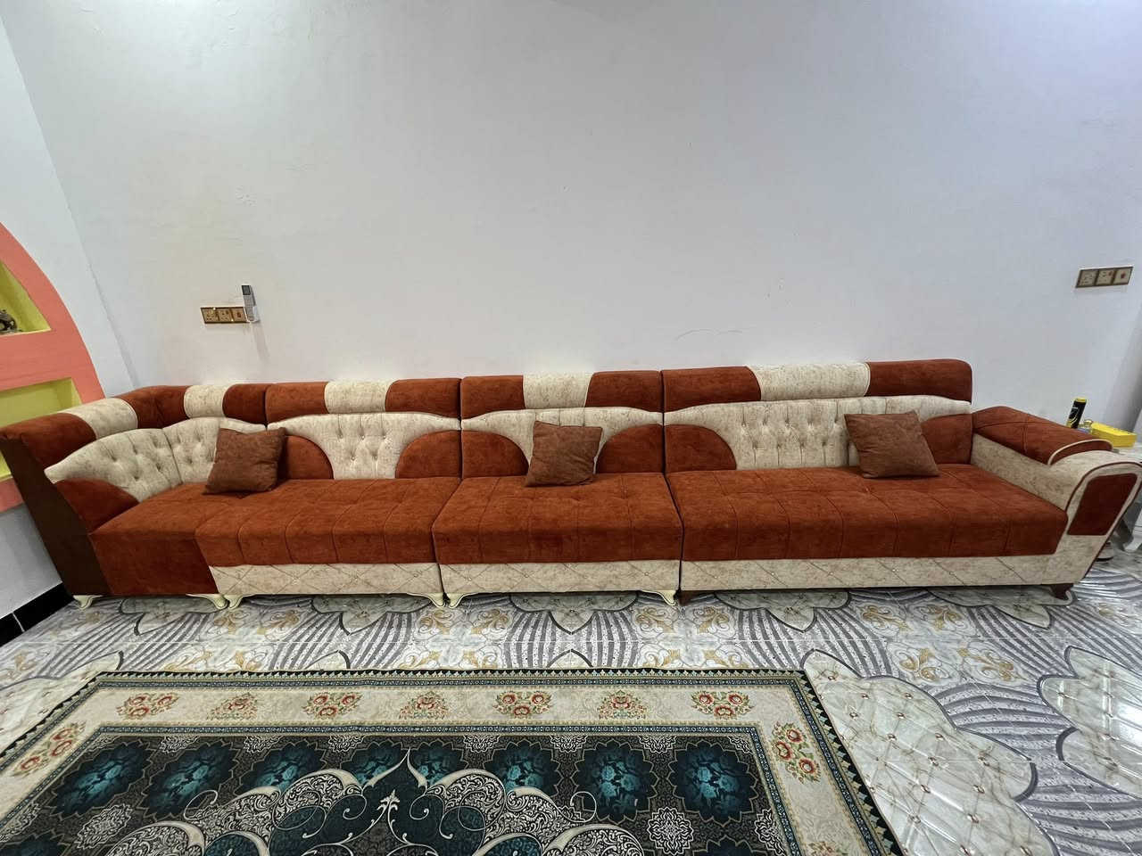 السلام عليكم ديوان 12متر شغل أربيل السعر850. البرده سعرها 30
القرنه  شارع العلم مزرعه 
***********
