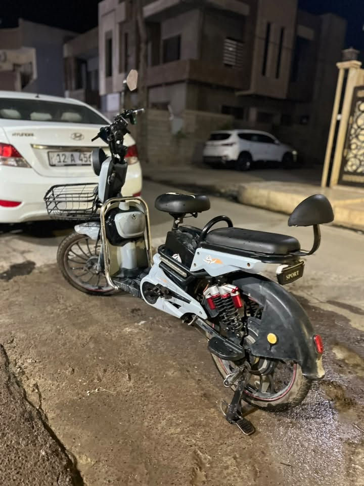 ‏السلام عليكم موطور شحن اخو جديد يمشيك 25 كيلو متر نظام تشغيل عن بعد ونظام عدم سرقة￼ ماتور شغال بالكامل لا ينقصه أي شيء شراي يدخل خاص او يتصل على الرقم WhatsApp ***********السعر 225 وبي مجال

