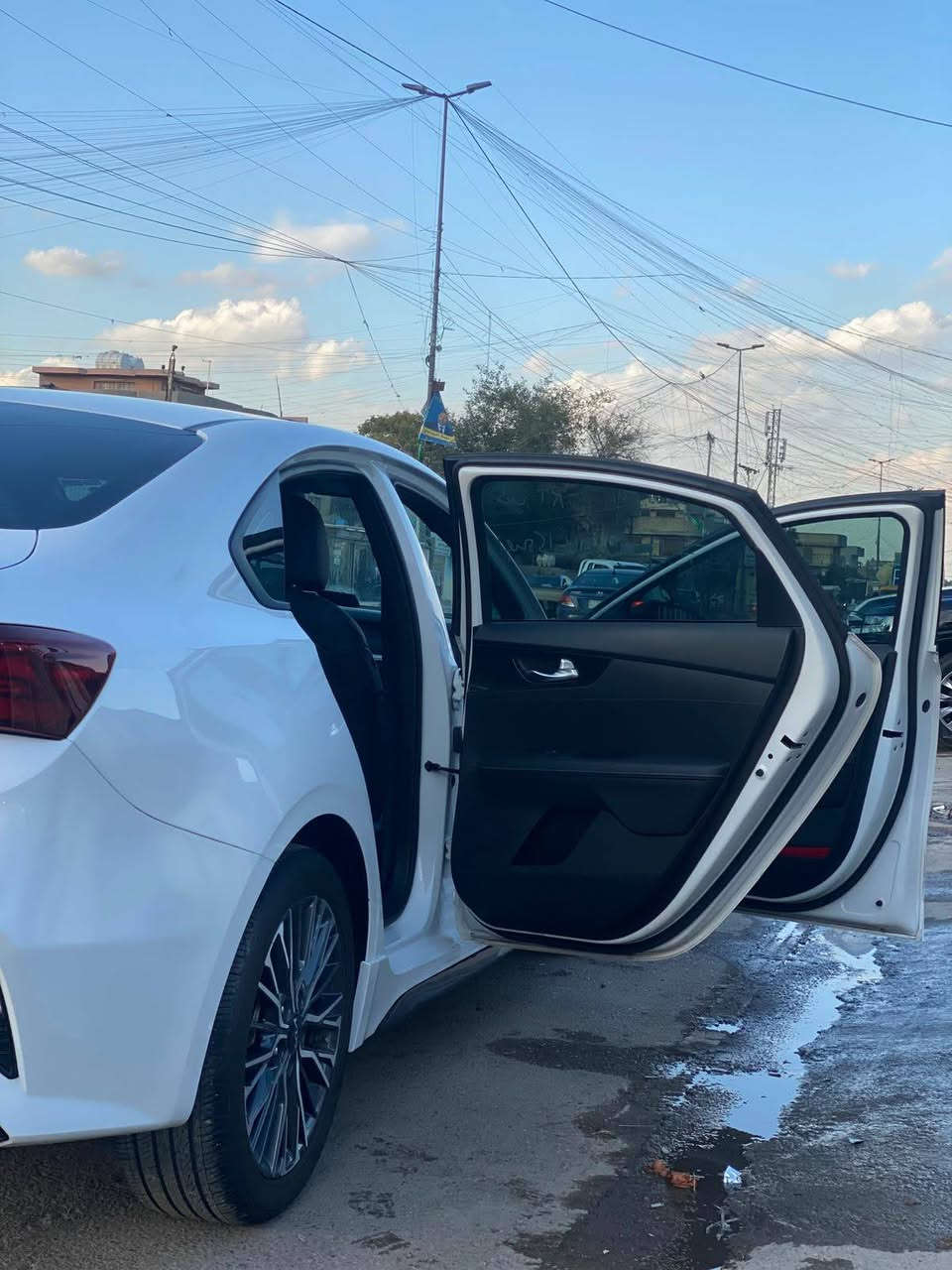 سلام عليكم فورتي مديل 24 فول مواصفات جيتي لاين فول عده الفتحه ماشيه ١١ الف كلين بدون قطره صبغ سعر ١٤٤ فقط اتصال ملاحضة بدون رقم مكينه ٢٠٠٠ دوش مكنها البلديات  ***********
